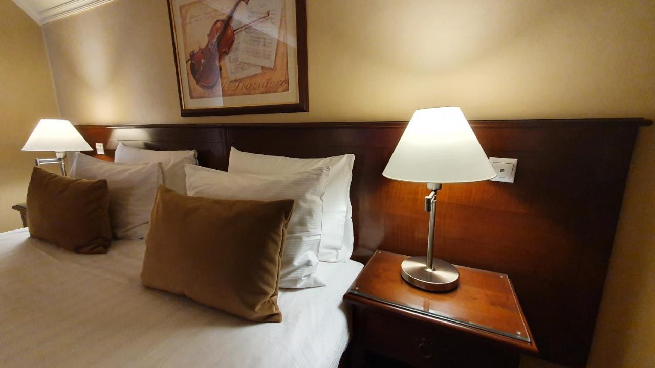 Garden Club Hotel