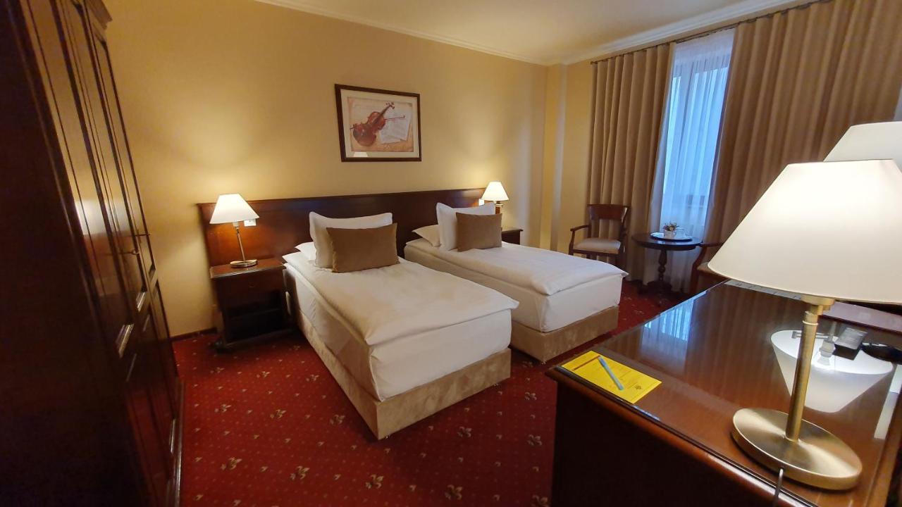 Garden Club Hotel 3*
