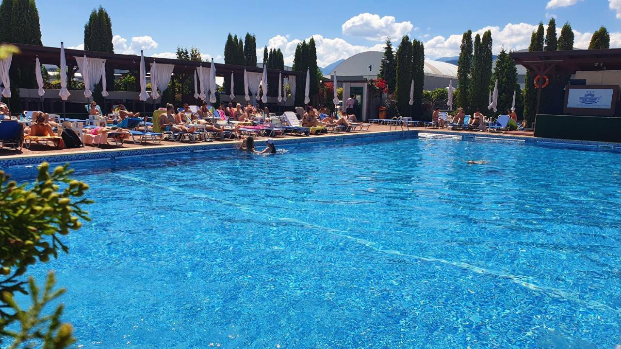Garden Club Hotel 3*