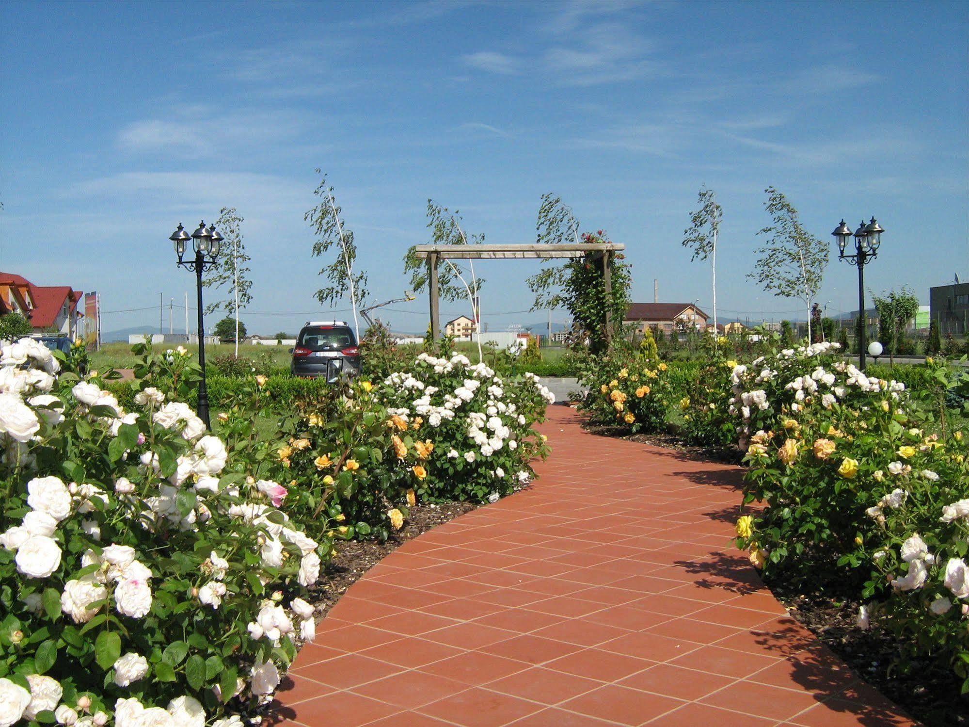 Garden Club 3*