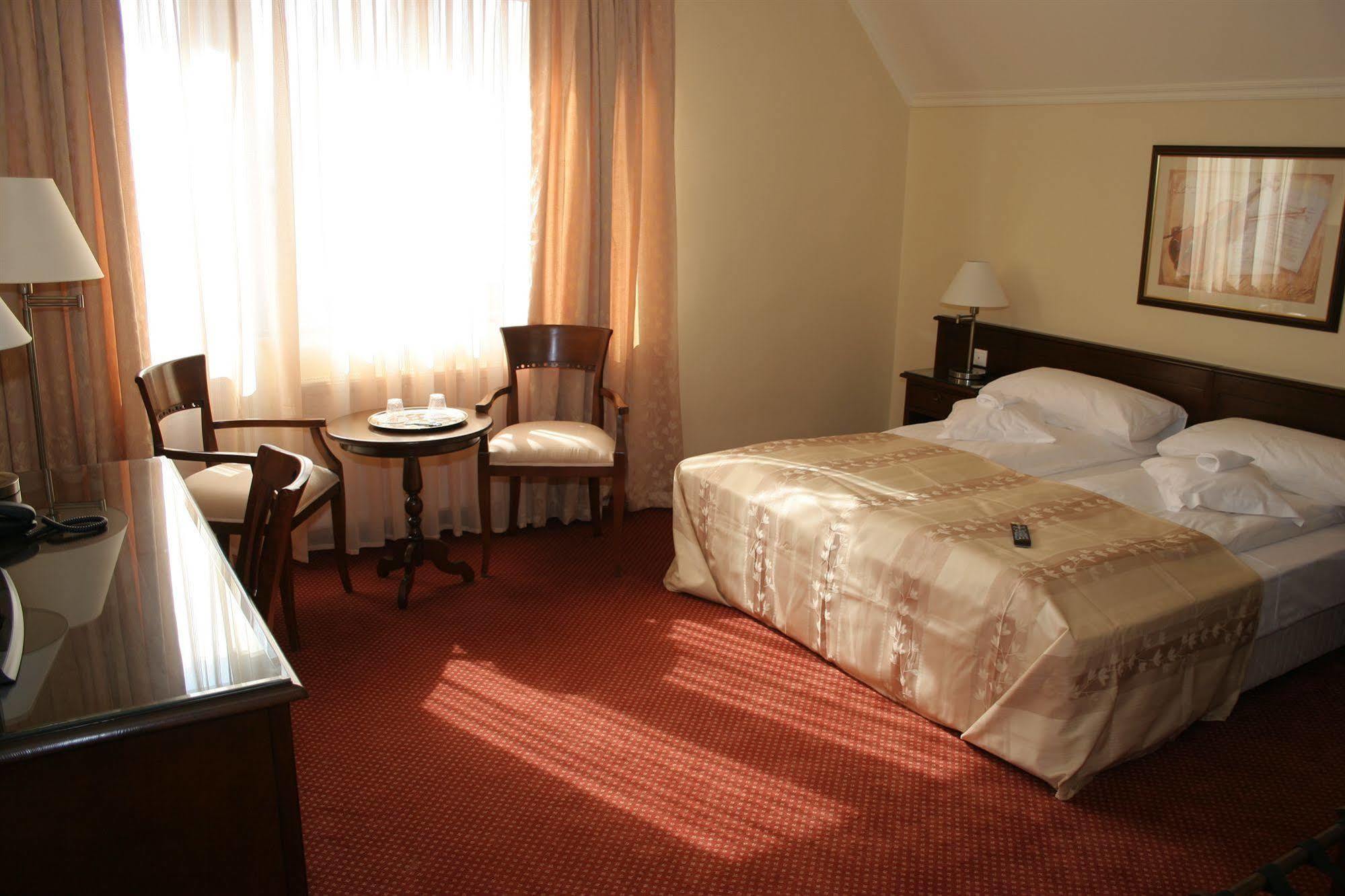 Hotel Garden Club Brașov
